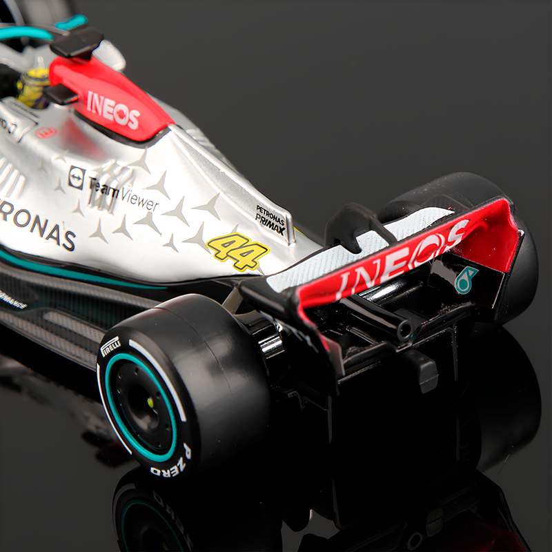 (2022) F1 Miniatura Mercedes-AMG W13